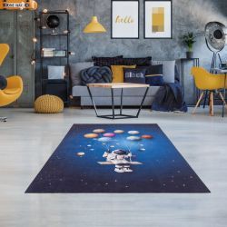 Kaymaz Taban Yıkanabilir Astronot Desenli Cocuk Halısi